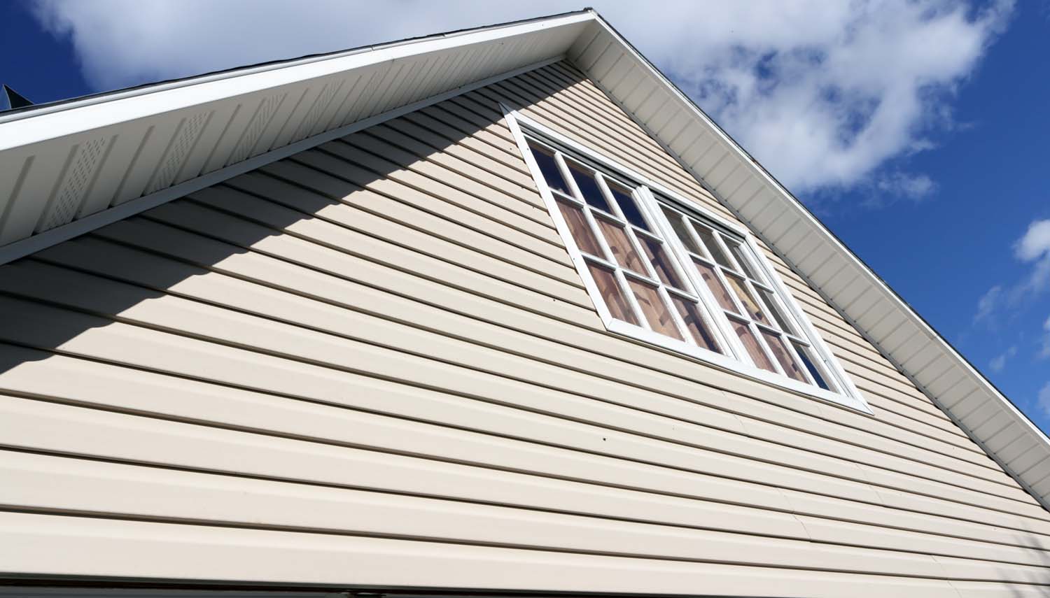 view looking at the vinyl siding on a house